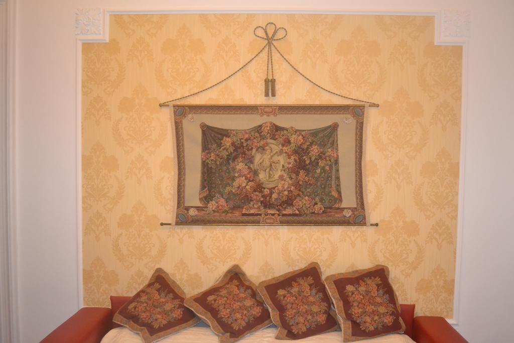 Vintage Home Monopoli Room photo
